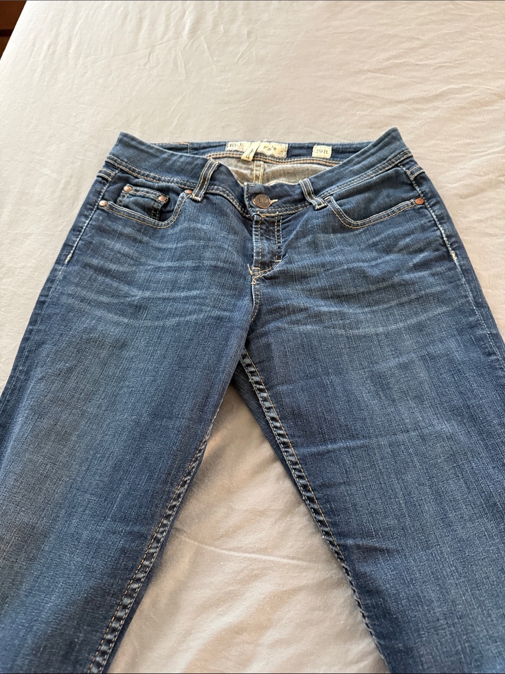BKE Women's Skinny Jeans in Medium Blue Wash